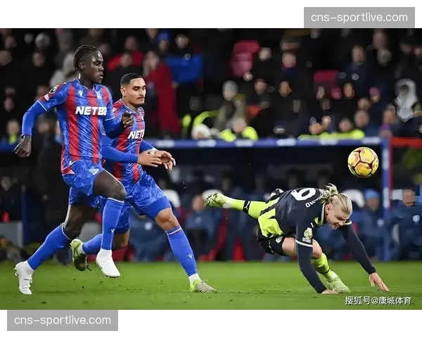 专访水晶宫中卫安德森：谈在英超应对哈兰德与战术纪律的重要性