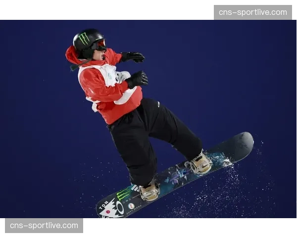 世界单板滑雪大跳台世界杯：苏翊鸣因伤退赛，加拿大选手夺冠